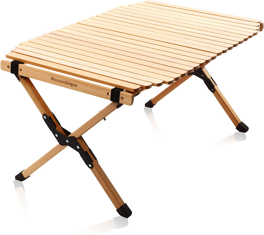 モザンビークの木製テーブル